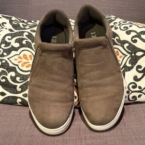 IZOD Slip-On Casual Sneakers Sz 10 Olive